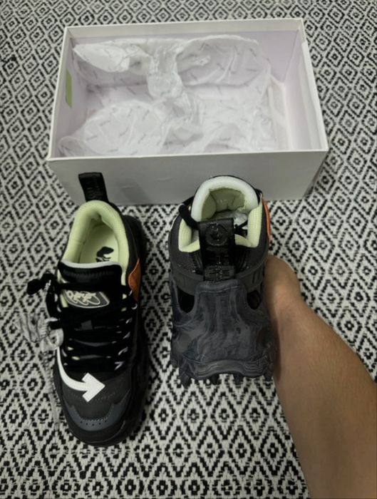 Off-white ODSY negri