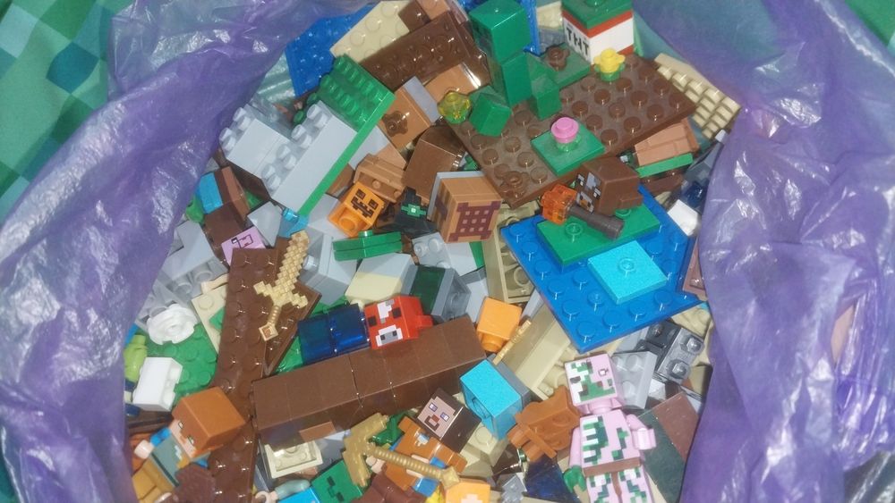 Lego Minecraft, не оригинал