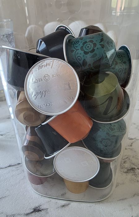 Nespresso Pixie Titan, stare foarte bună