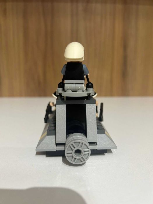 LEGO Star Wars 7668 Rebel Scout Speeder (2008)