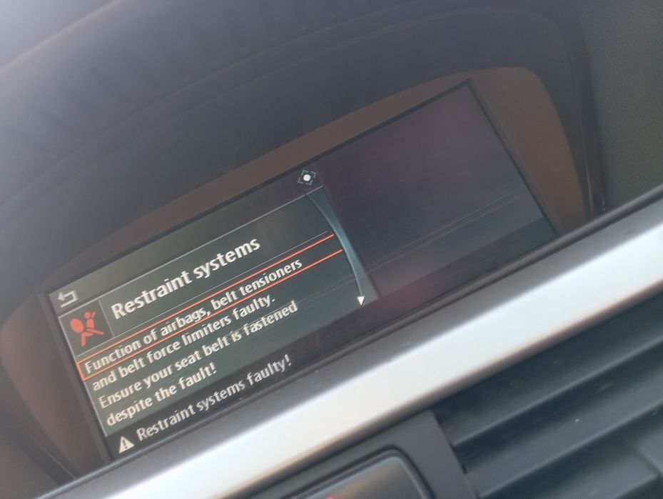 Продавам BMW E90 2.0 143 На Части