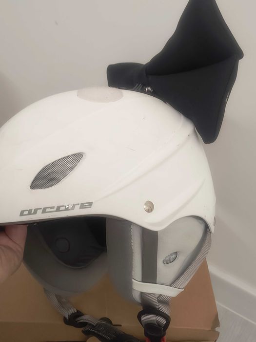 Продавам ски каска