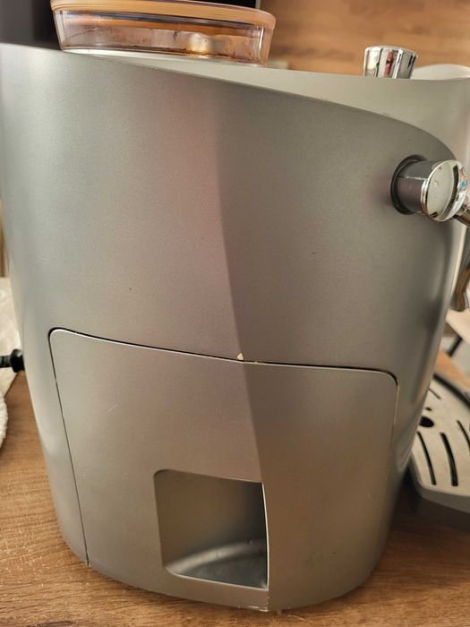 ПРОДАВАМ Автоматична кафе машина Saeco Talea Ring Plus