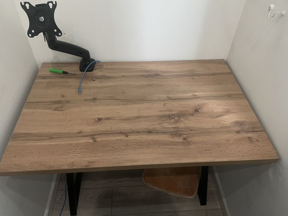 Продам компьютерный стол