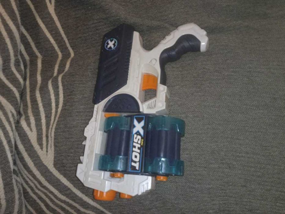 пистолет Zuru Xshot