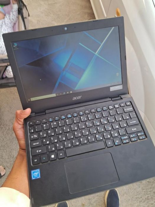 Ноутбук "acer" состояниеси чотки