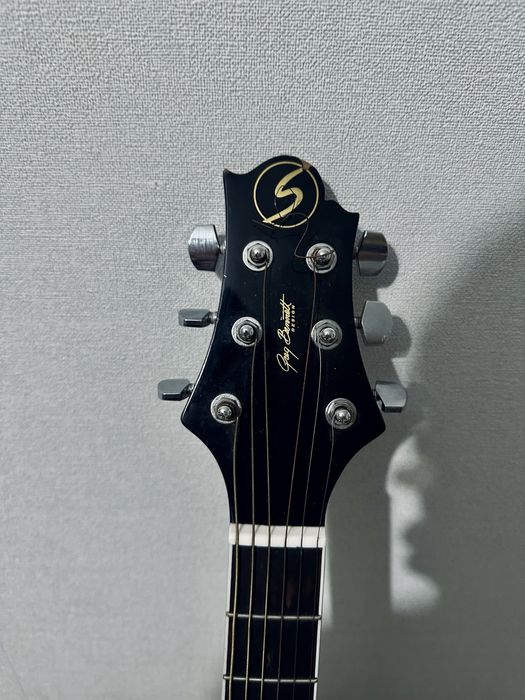 Продам гитару greg bennett