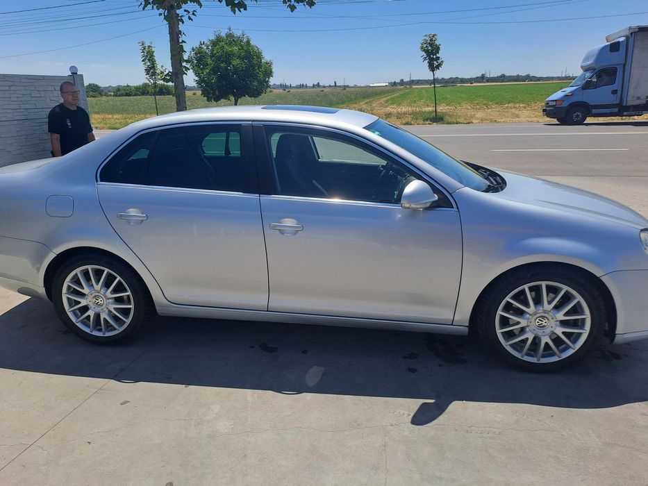 Vând Volkswagen jetta 2007