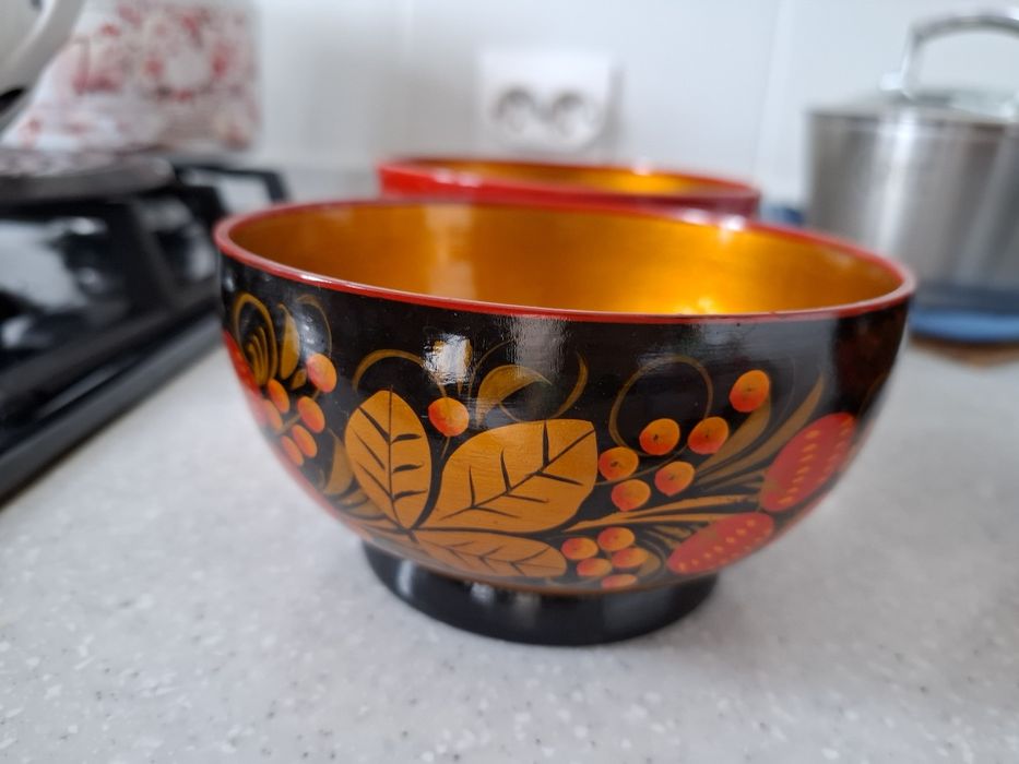 Продаю  деревянные чаши 4 штуки