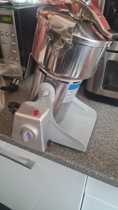 Râșniță electrică profesională 800C, putere mare 3500W  Super preț!!!