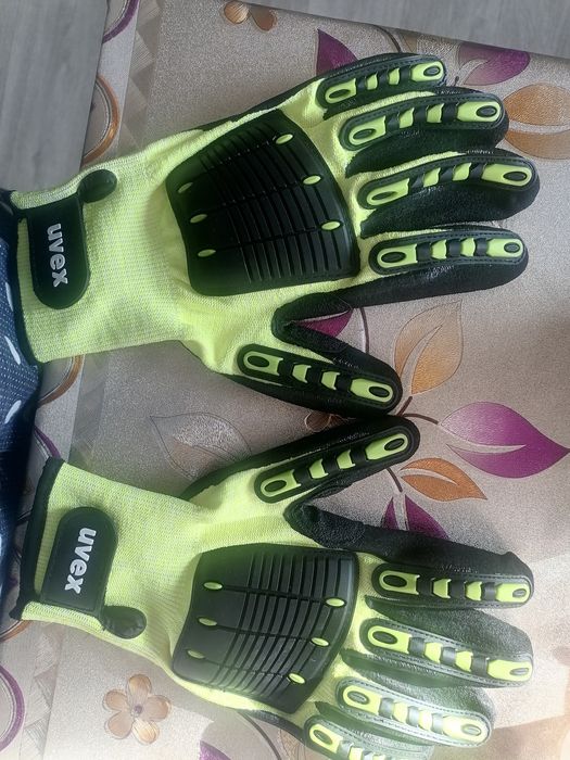 Антиударный перчатка