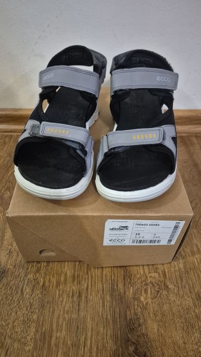 Vând sandale baieți Ecco, mărimea 39 ( 24,5 cm )