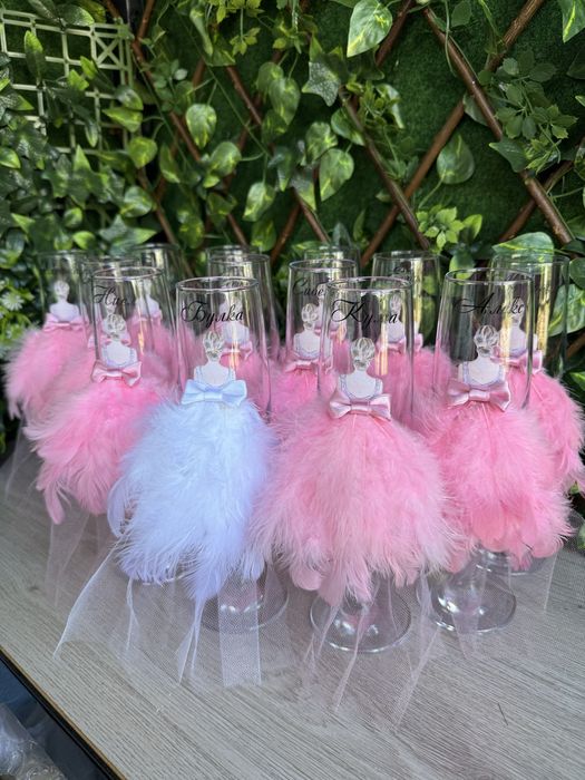 Чаши за моминско парти с пера
