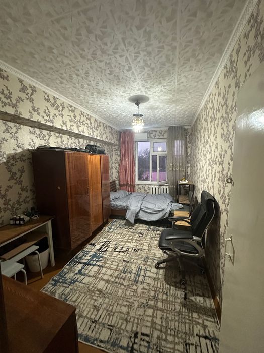 Срочно! Трехкомнатная квартира 2в3 на 60 кВ.м в кирпичном доме к/к 2/4