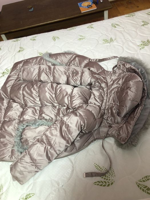 Продам теплый пуховик на флисе