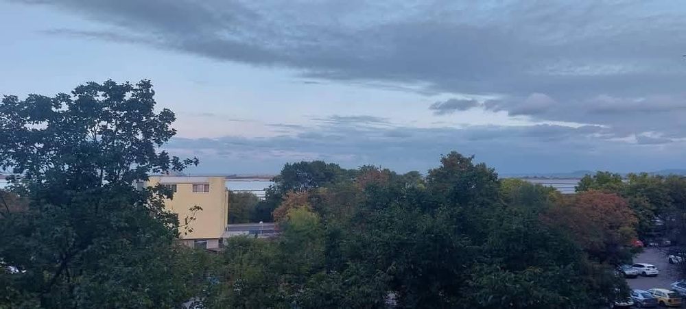 Продава се Двустаен апартамент в Бургас, Изгрев - 61 кв.м за 16033 €/кв.м - Снимка #1