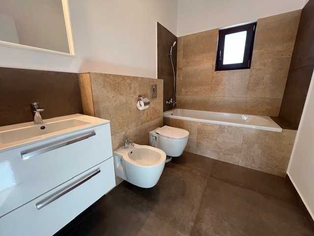 Casa individuala, 4 cam, 2 bai, mobilata si utilata, Balotesti, Ilfov