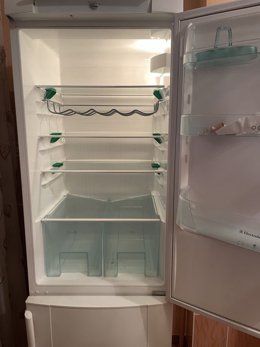 Холодильник / морозильник ElectroLux
