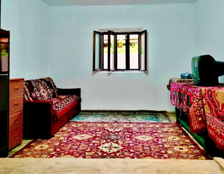 Casă de vânzare și teren  intravilan și extravilan