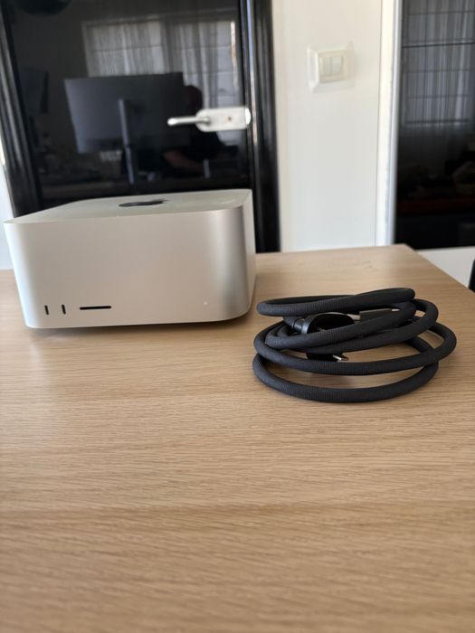 Mac Studio Apple M1 Max (2022) – 10-Core, 32GB RAM, 512GB SSD – Като нов!