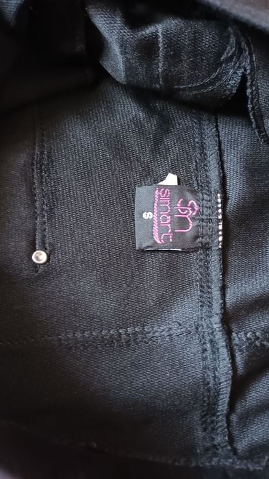 Vand pantaloni negri