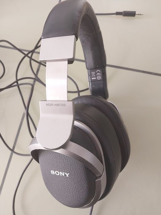 Casti Sony MDR-HW700