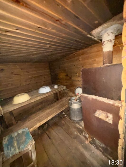 Два дома на одной ограде