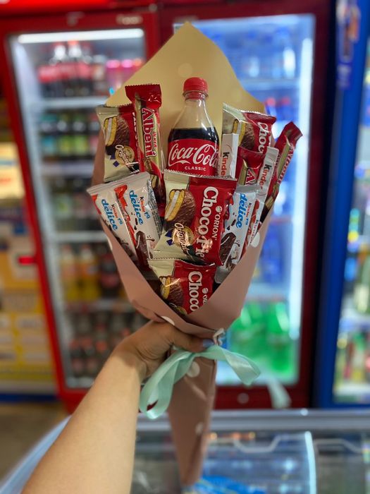 Букеты из конфет и корзины