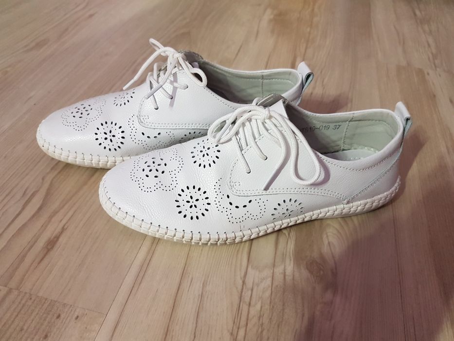 Обувки естествена кожа номер 37