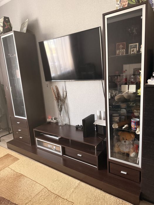 Продам стенку под Тв