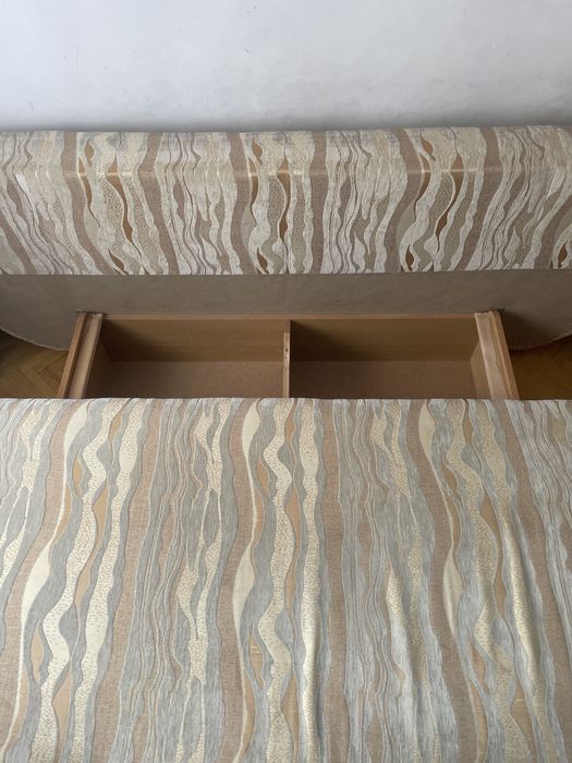 Spre vanzare pat pentru doua persoane ,in stare excelenta