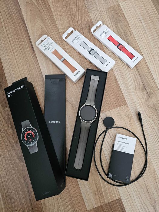 Продавам: Galaxy Watch 5 Pro LTE с допълнителни оригинални каишки