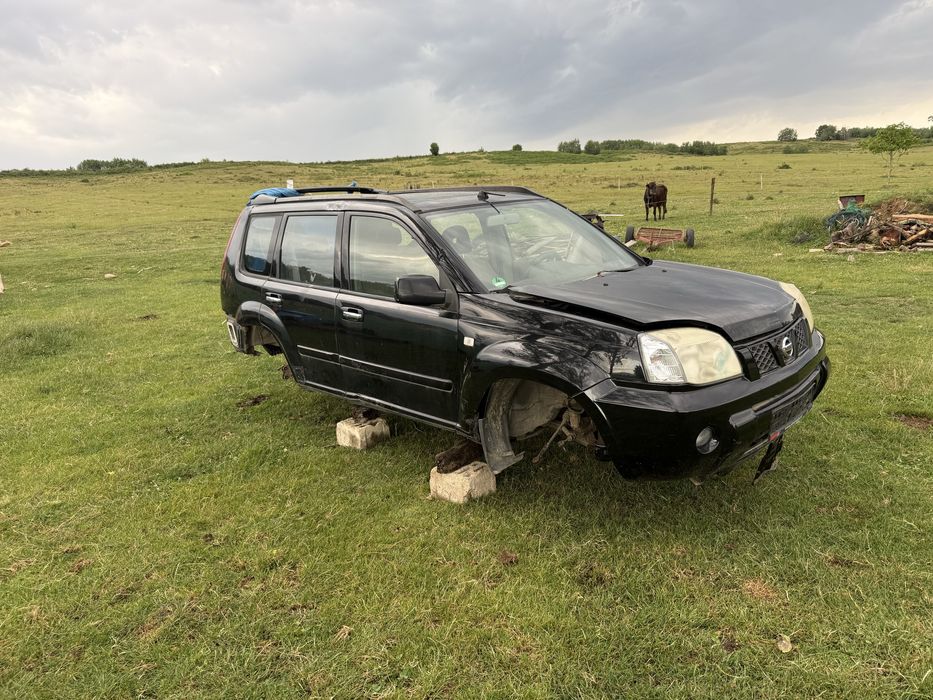 Dezmembrez nissan x-trail