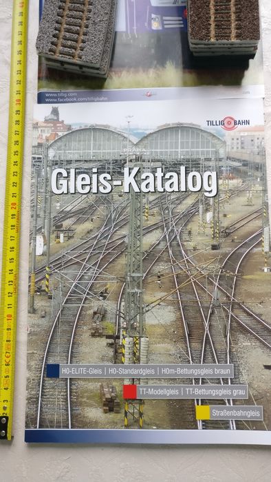 Terasamente Tillig și șine flexibilele lungi H0