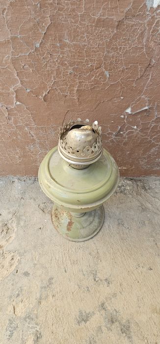Qadimiy lampa chiroq