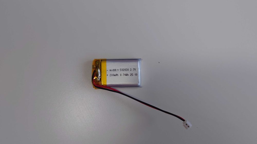 Батерии Li-Po (Lithium Polymer) 3.7V, 0,74Wh.