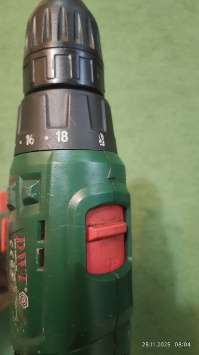 Продам шуруповёрт DWT