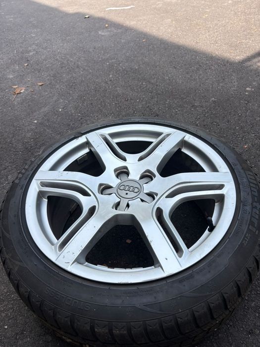 Зимни гуми с джанти Audi/18*5x112 оригинални