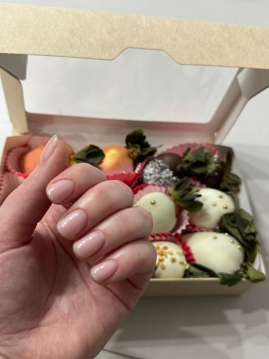 Нужны модели на маникюр