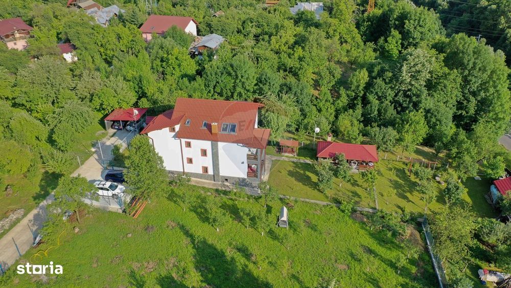 Casă / Vilă cu 8 camere de vânzare