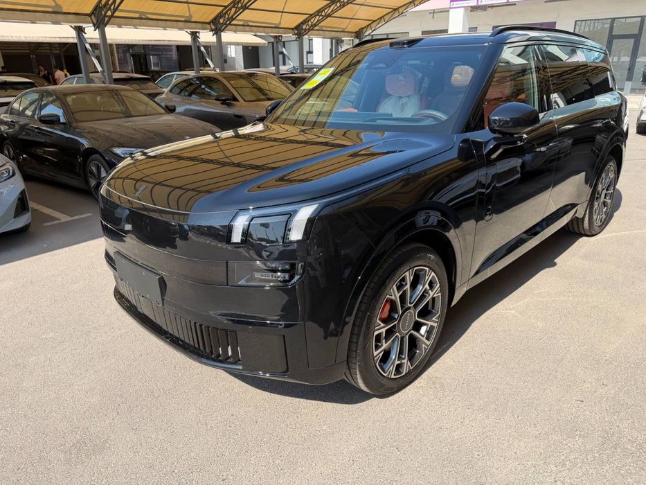 LYNK & CO 900 Turbo