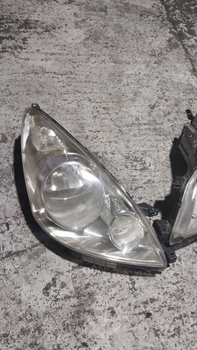 Передние фары Nissan Note e11