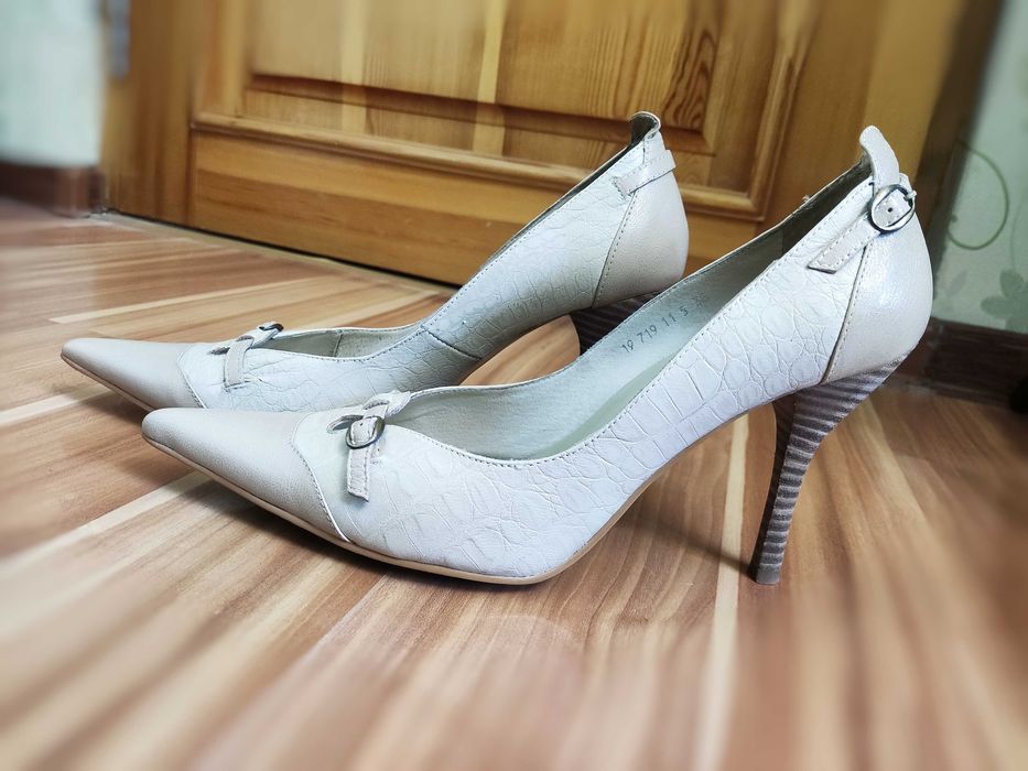 Каблуки женские бежевые из натуральной кожи Corso Como из Италии