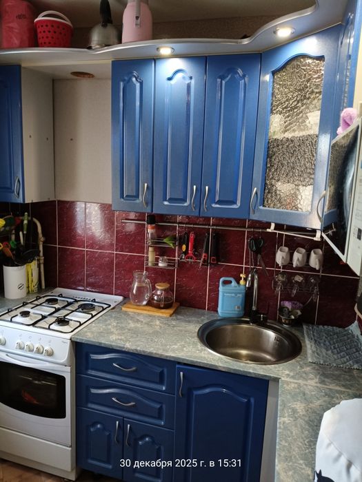 Продам кухонный гарнитур б/у