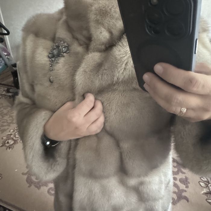 Продам норковую шубу