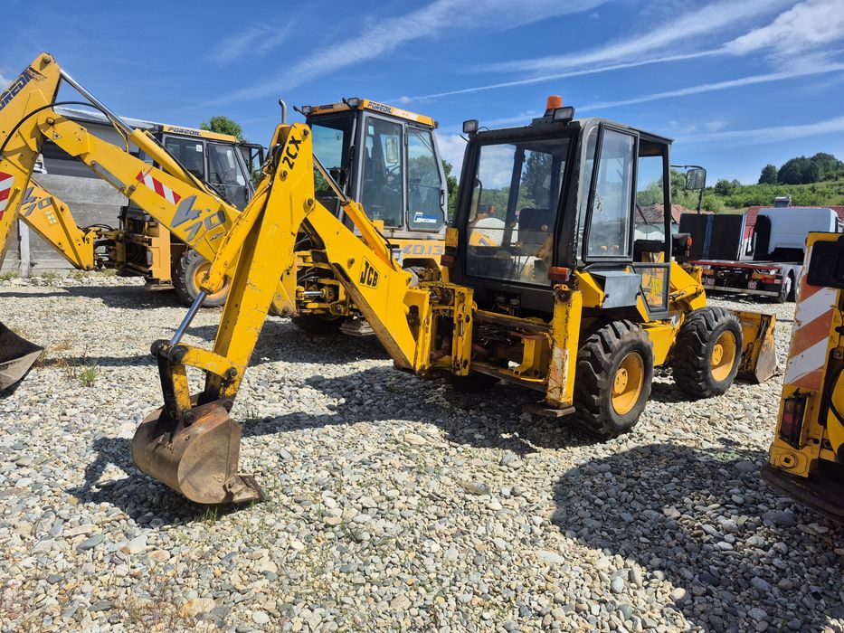 Buldoexcavator jcb 2cx