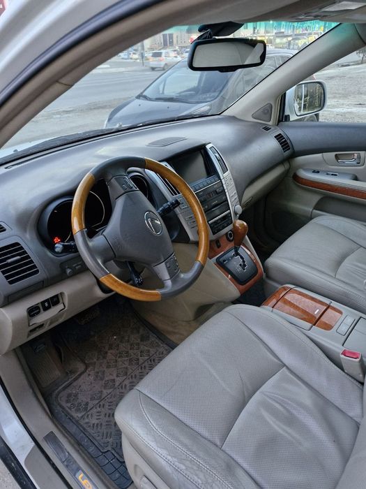 Продам ухоженный премеум  Lexus RX350
