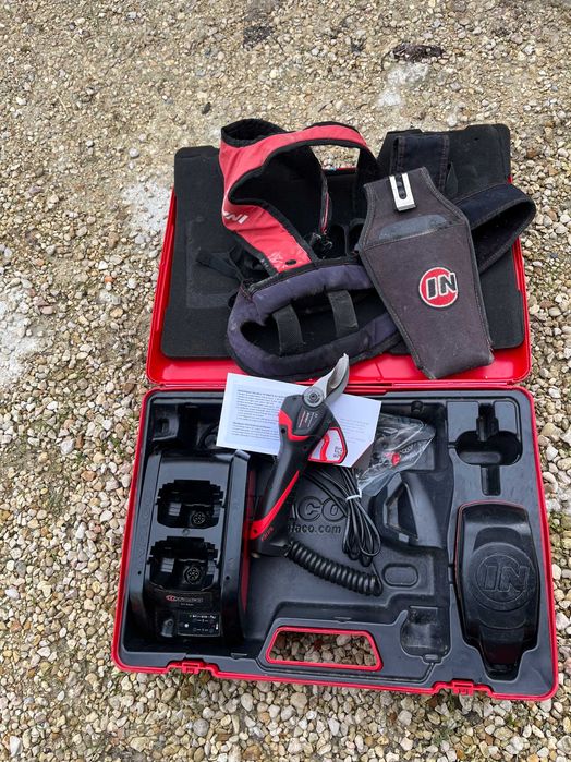 Foarfeca electrica INFACO F3015, pentru vie sau pomi fructiferi