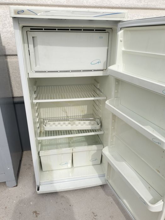 Продам холодильник,сейф, стиралку
