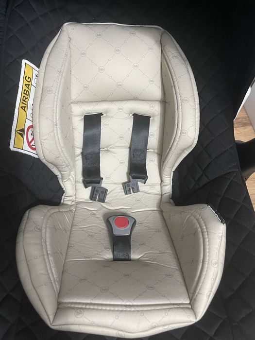 Продам автолюльку 0+